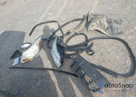 2014 Ford Focus Se z USA, uszkodzony, nr VIN 1FADP3F24EL347110